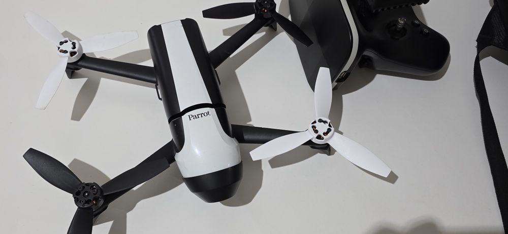Drone bebop 2  em bom estado440806791626117122