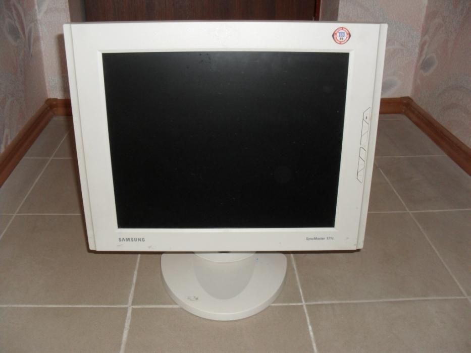 Продам LCD монитор Samsung 17 дюймов
