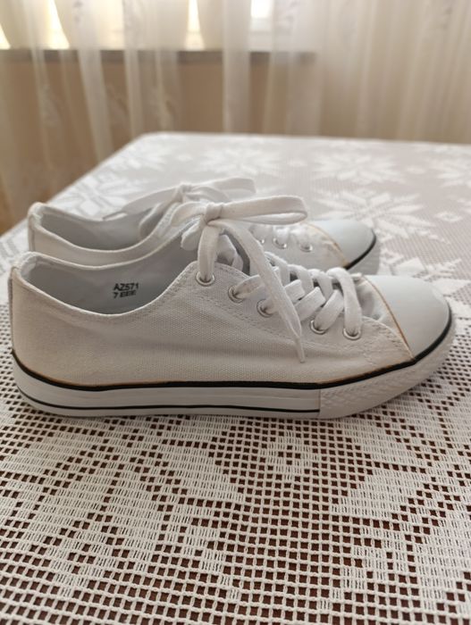 Trampki damskie roz 40, nowe