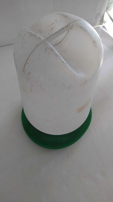 Bebedouro para aves de 4 lts