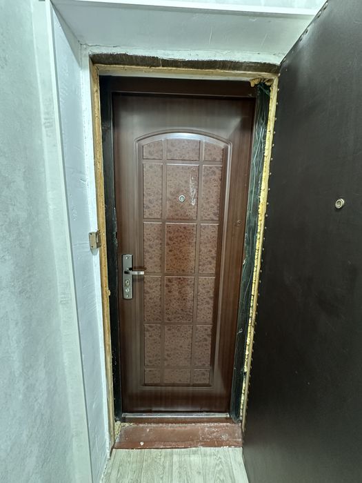 Продаж 2-к квартири Незалежної України ( район зупинки Миру )