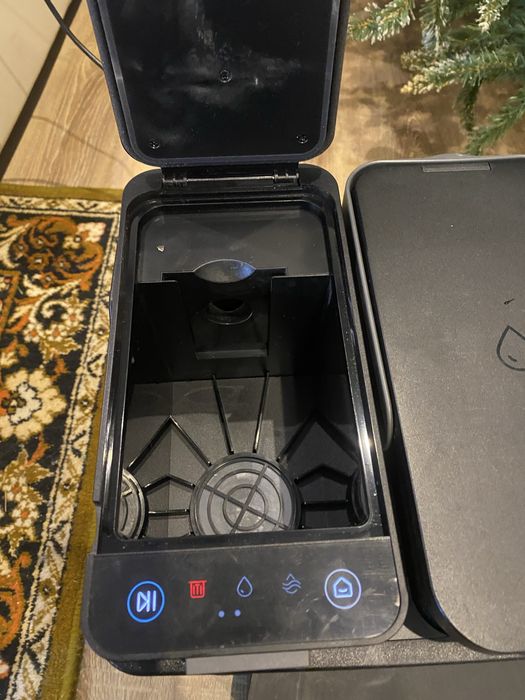 Робот пмлосос з док станцією