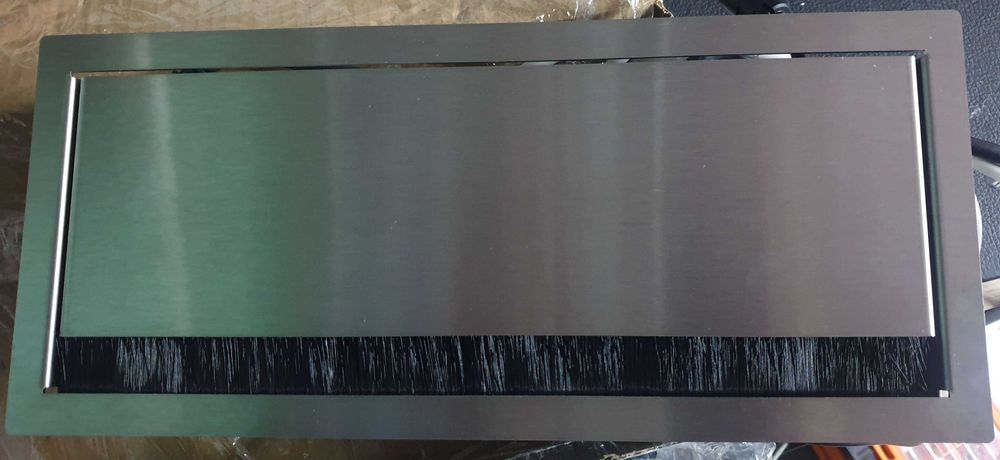 Gniazdko wpuszczane w blat MEDIA PORT