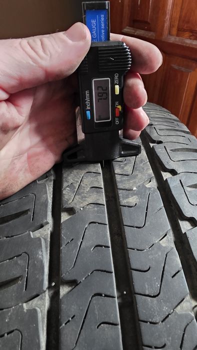 Opony Michelin 225/75/16c,520zł