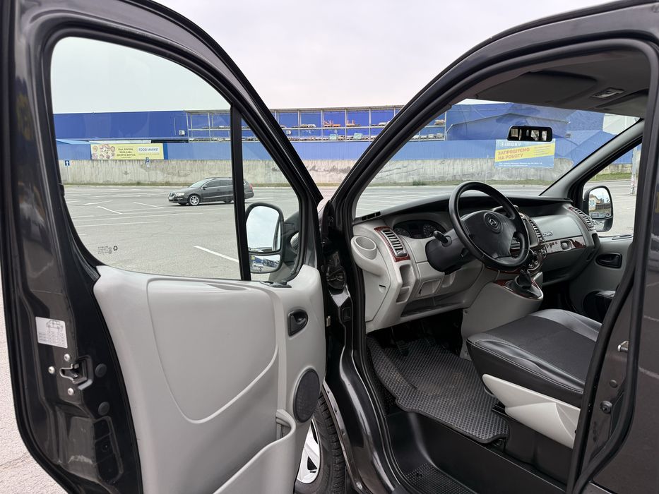 Бус Opel Vivaro 2009 Пасажир, Довга база (2.0 dCi) обмін, лізинг