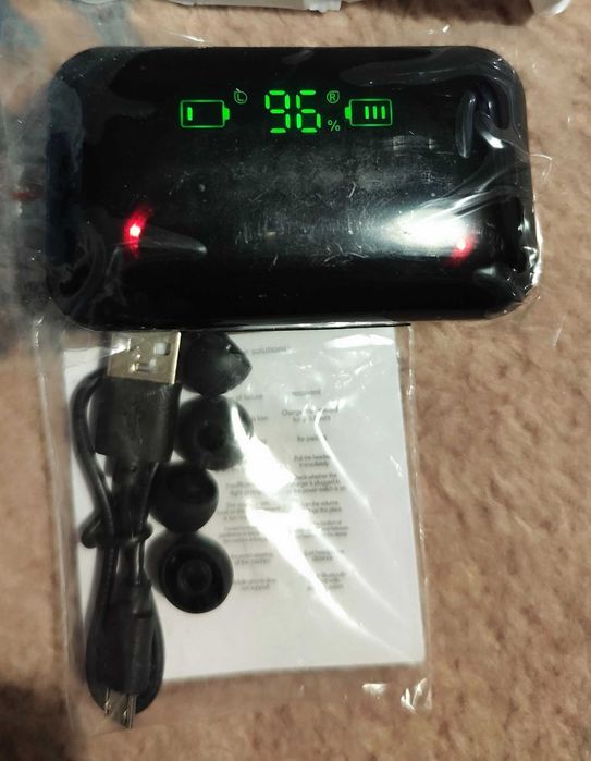 True Wireless  Aerbusd with Power Bank BTH-F9-5