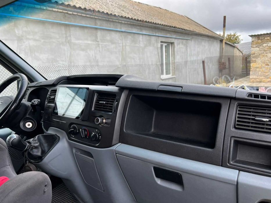 Форд Транзіт 2010 року