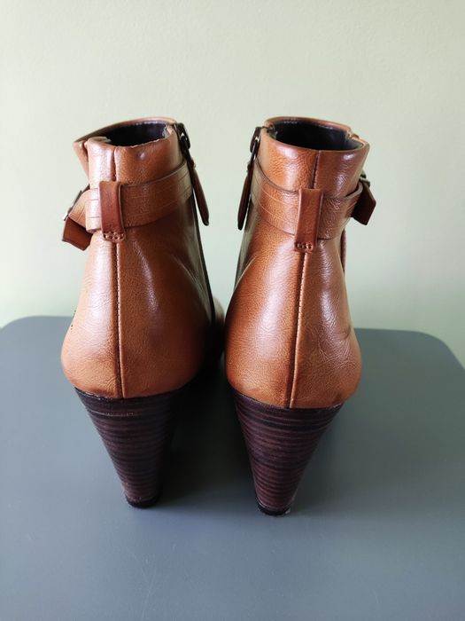 Buty damskie skórzane firmy Next rozmiar 40