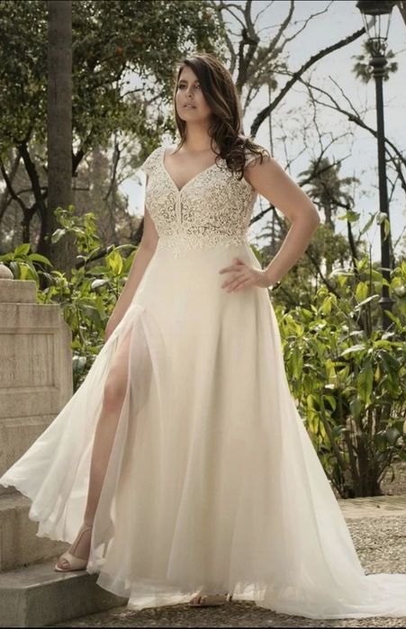 Sprzedam suknię ślubną z welonem, woalem