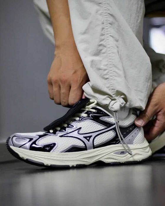 Кросівки Mizuno Racer S White Beige (41, 42)
