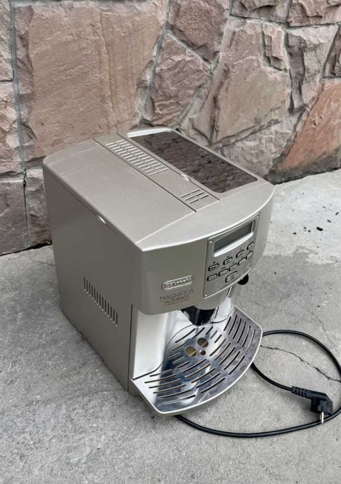 Кавомашина Delonghi Magnifica