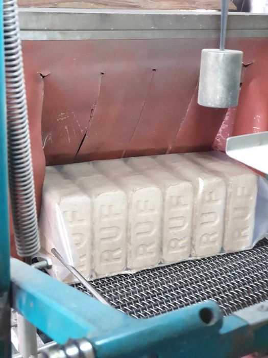 Продам брикет типу РУФ з деревини 13000грн.