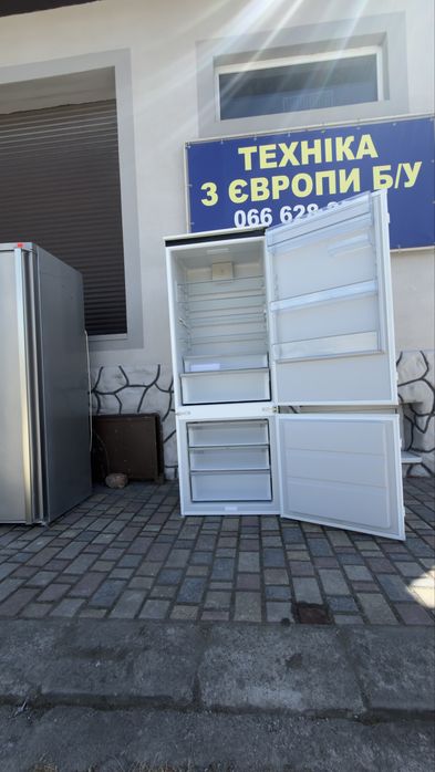 Преміальний вбудований холодильник Electrolux  як новий No Frost | 376 л | 2025