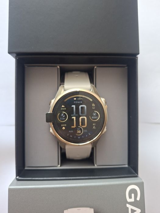 Garmin Fenix 8 AMOLED 43mm Sapphire, Soft Gold