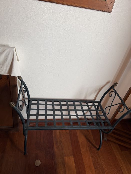 Mobilia de quarto antiga em ferro