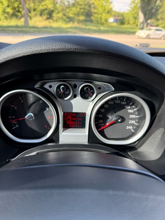 Ford Kuga 2010 року