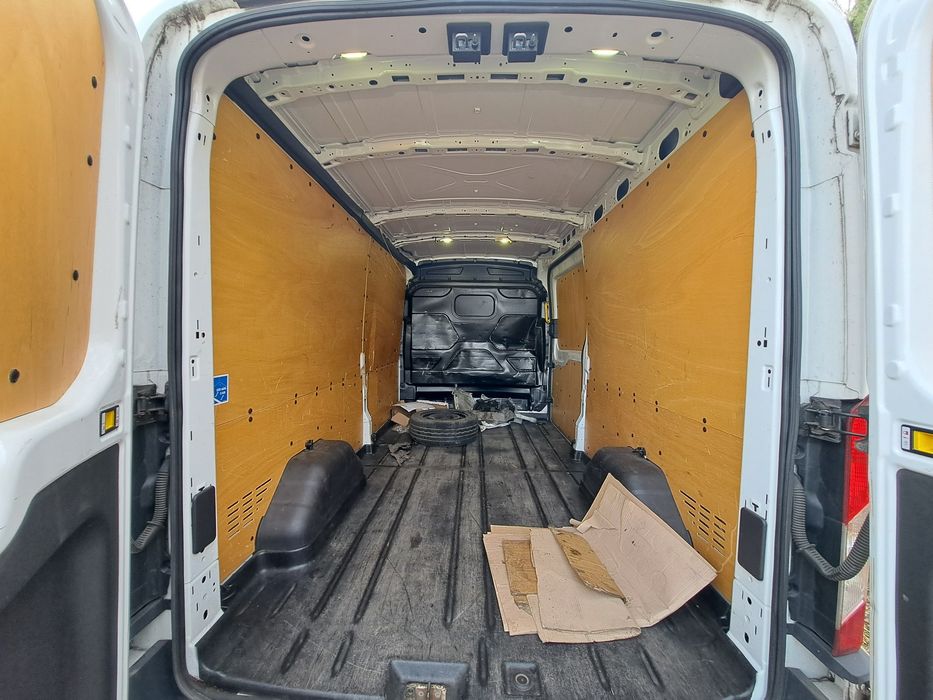 Ford Transit 2.0 tdci  rok 2017  pali jeździ  można też na czesci