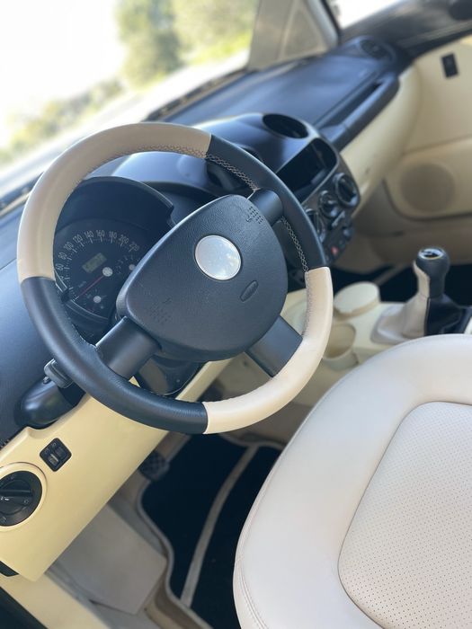 Volkswagen New Beetle — fotografia 2
