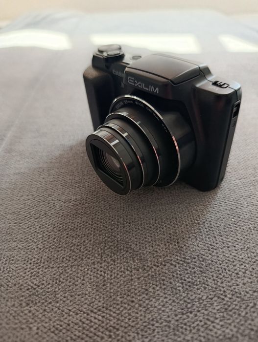 Фотоаппарат CASIO   EX ZS 200