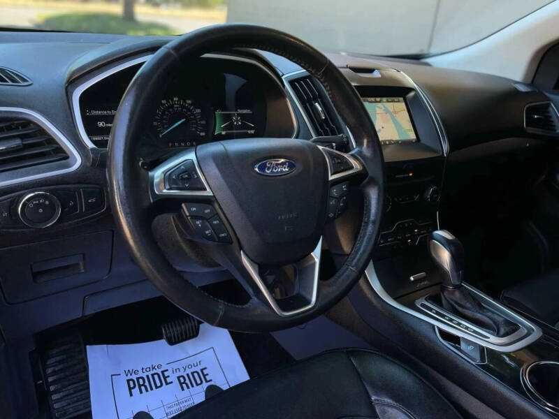 2017 Ford Edge Titanium