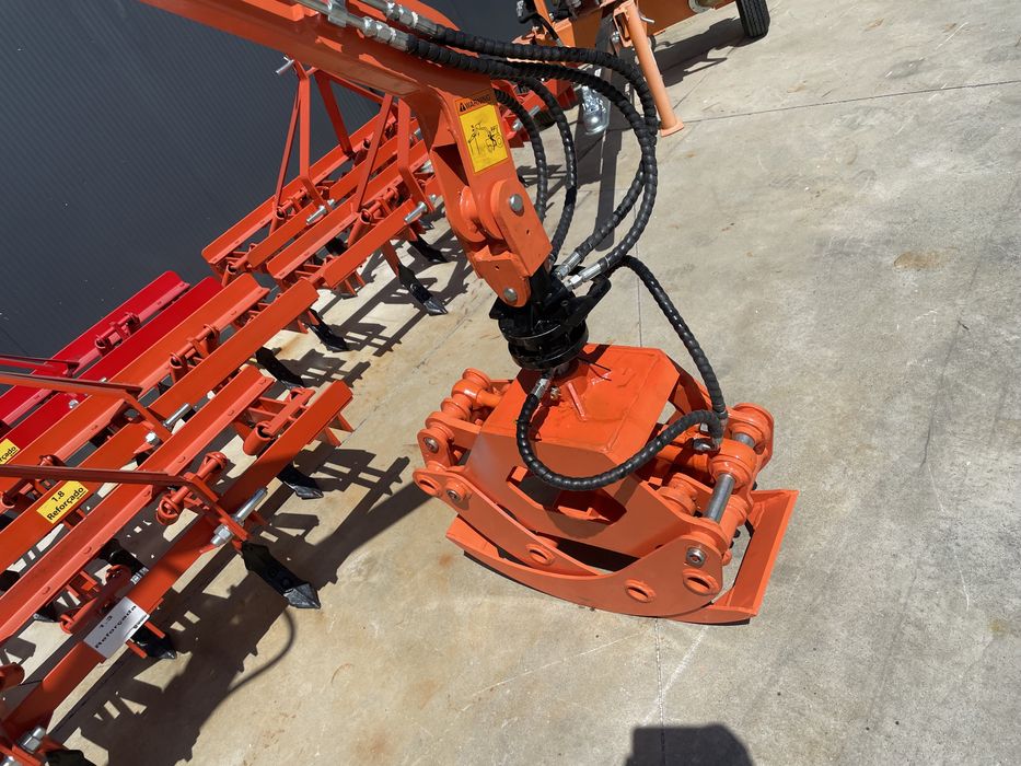 Grua florestal para trator