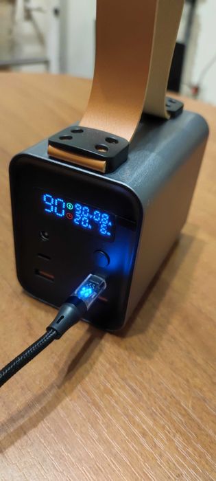 Повербанк з функцією зарядки ноутбуків 60 аГод. 2 канали по 100 W=200W