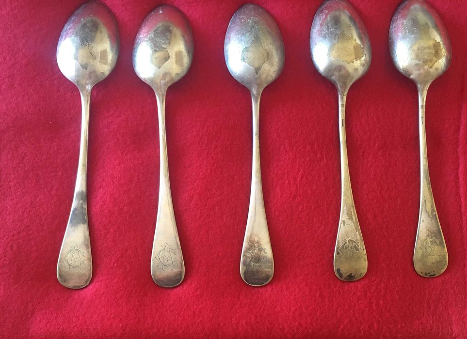 Talheres em Christofle e colheres de sopa em casquinha de prata