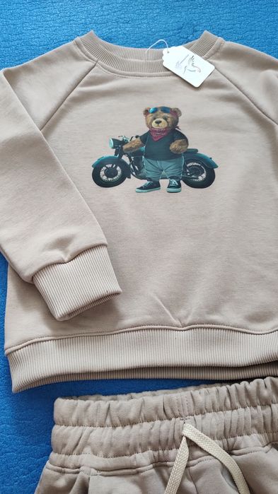 Костюм 110 см новий