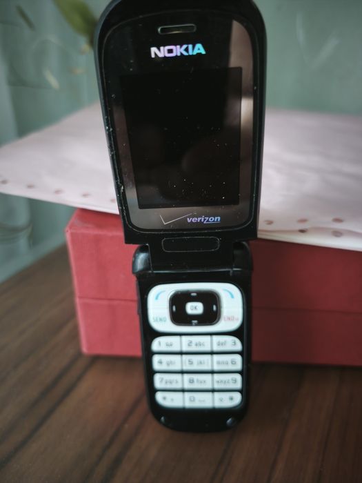 Раскладной телефон Nokia 2366i,