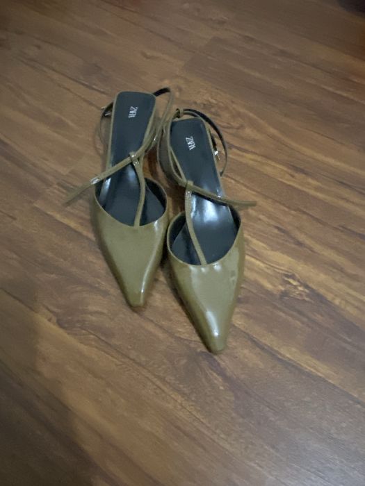 Продам  Босоніжки zara