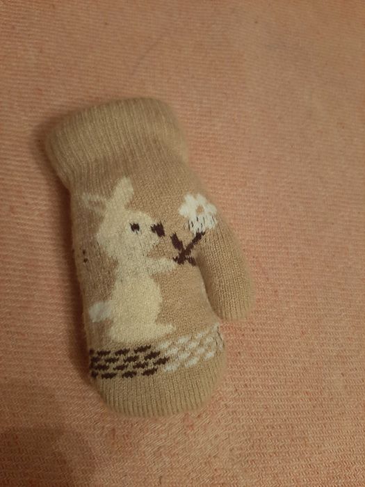 Продам одну варежку на рукоделие массаж