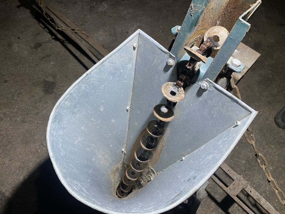 Продам часникосаджалку 1-рядну