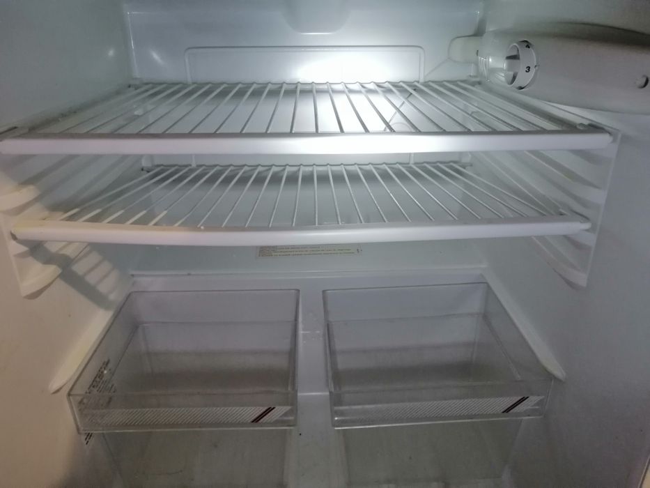 Продам неробочий холодильник