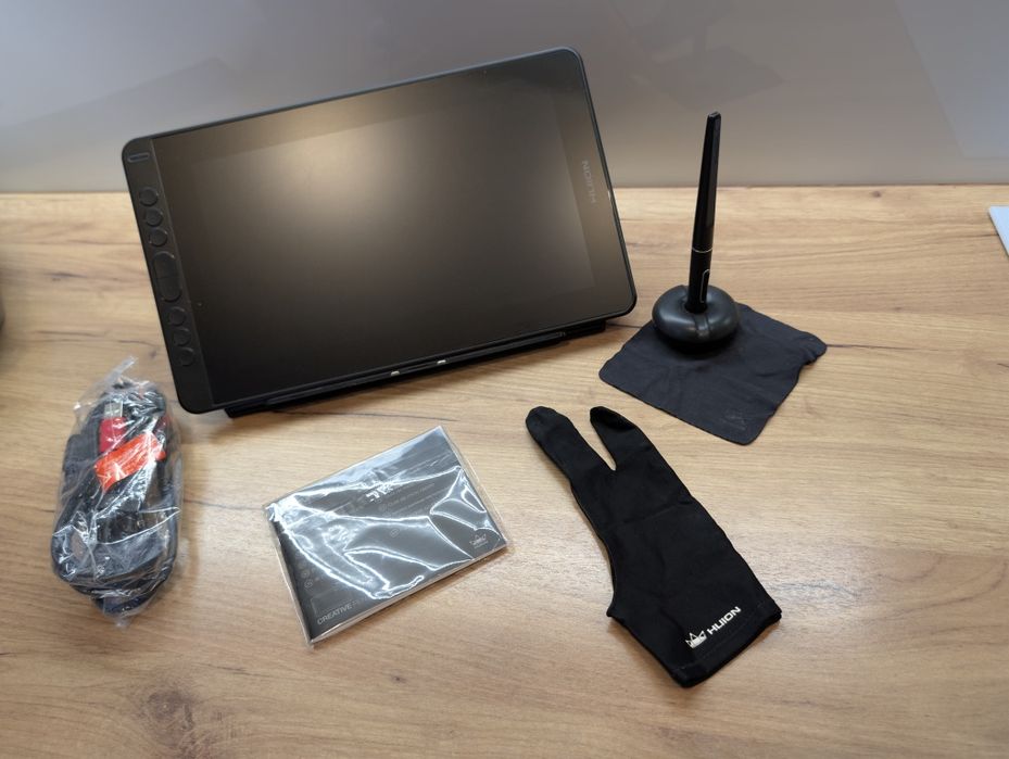 Tablet graficzny HUION KAMVAS 12 + Gratis - DEDYKOWANA PODSTAWKA