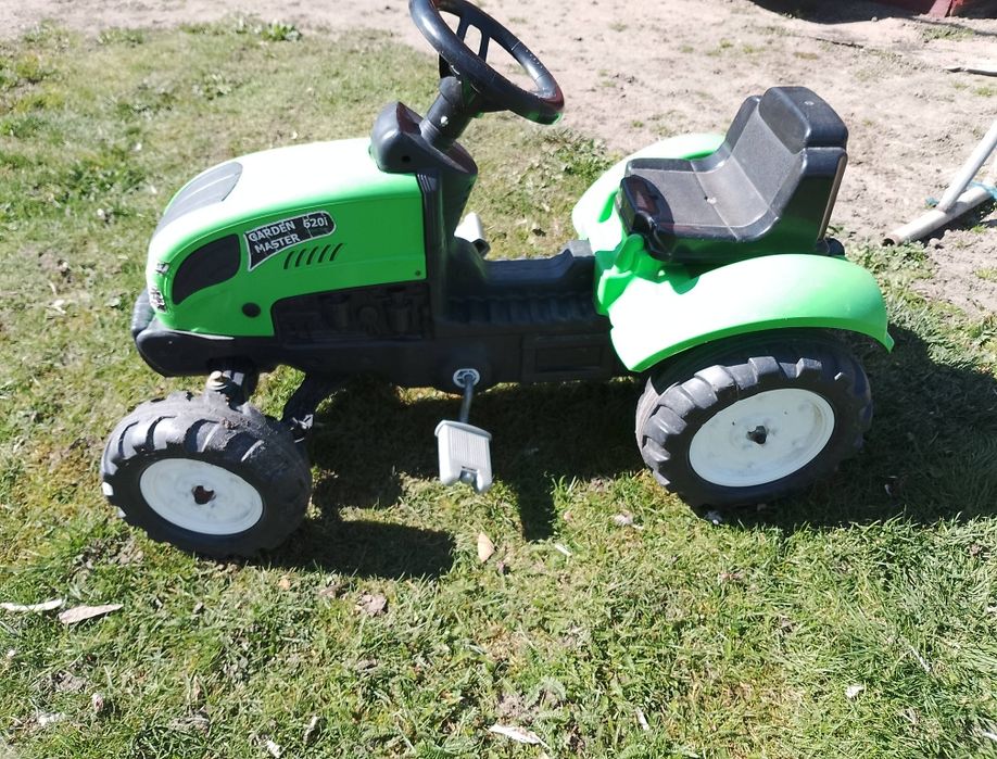 Ciągnik jeździk dla dziecka na pedały