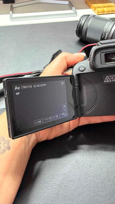 [VENDO] Máquina Fotográfica Canon EOS R10 + RF-S 18-150mm | C/Nova | Fatura FNAC | Proteção Extra