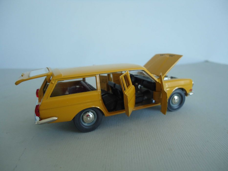 ГАЗ 24 Волга такси СССР 1:43 модель, 1979г чёрный салон: 20 000