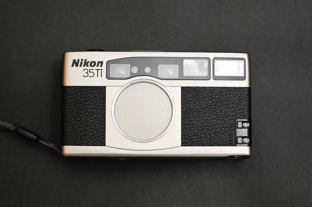 Nikon 35Ti - câmera 35mm compacta
