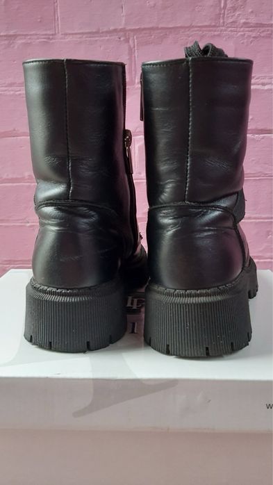 Кожаные ботинки чорного цвета