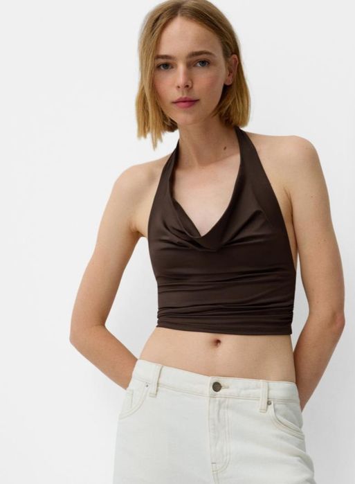 Vendo top novo com etiqueta berska