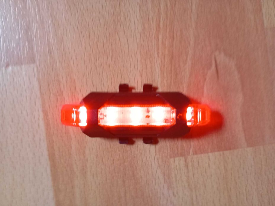 Luz traseira de bicicleta com 5 LED à prova de água (NOVO)
