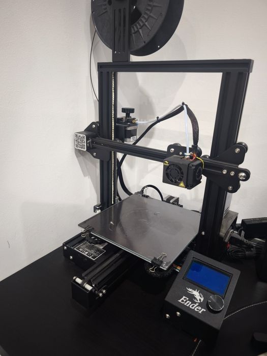 Impressora 3D Creality Ender 3 Pro – Excelente Estado!