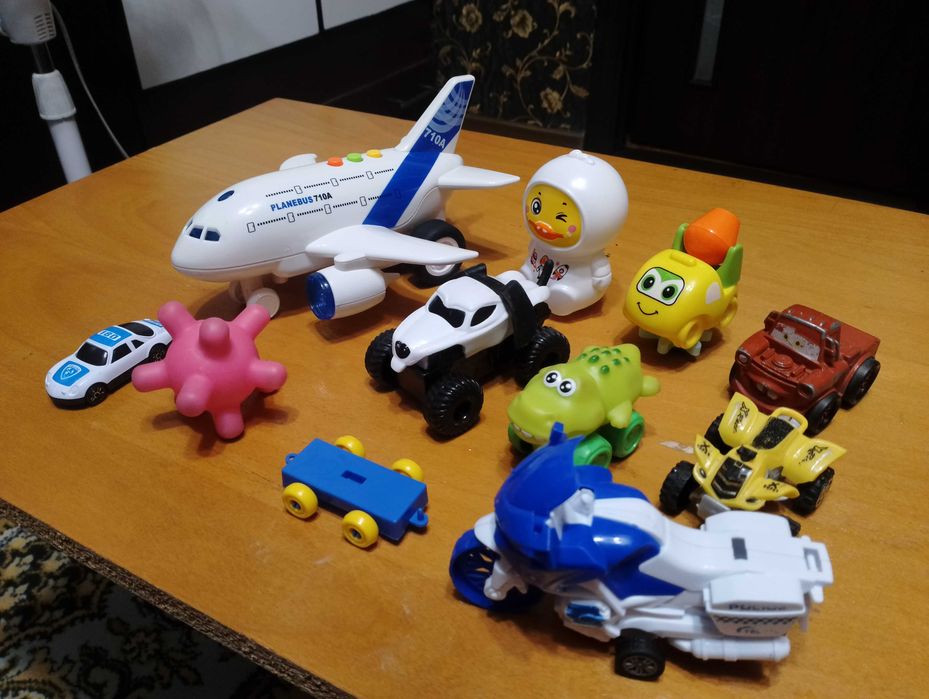 Детские игрушки машинки