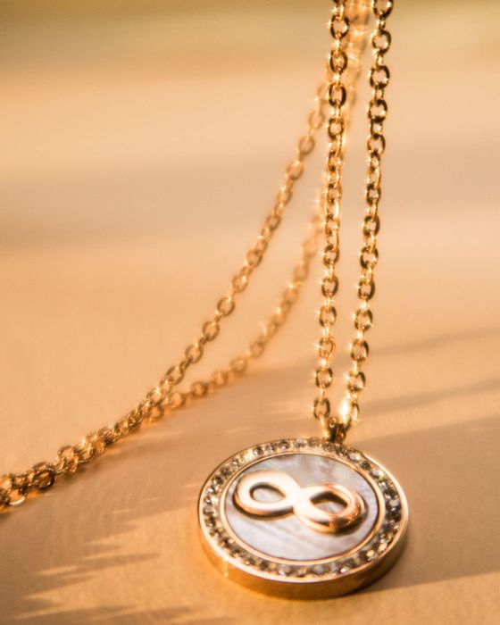 Bijuteria em aço inoxidável (Colares e brincos)