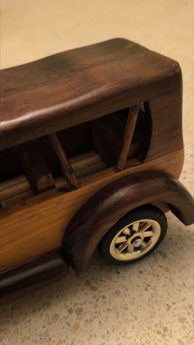 Belíssima coleção , miniaturas em madeira com 35cm  LOUÇAS FALCÃO