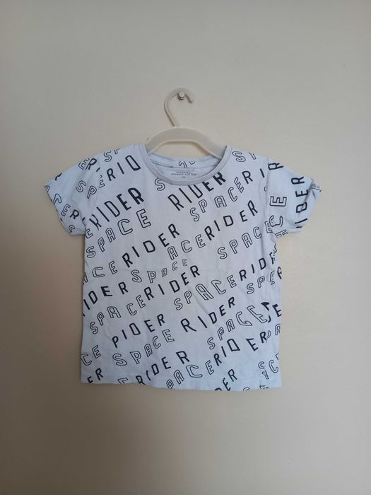T-shirt z napisami