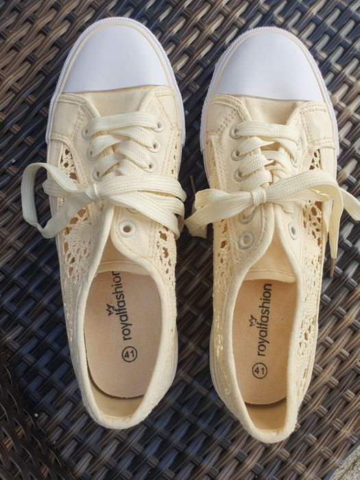 Ażurowe beżowe trampki RoyalFashion 40/41