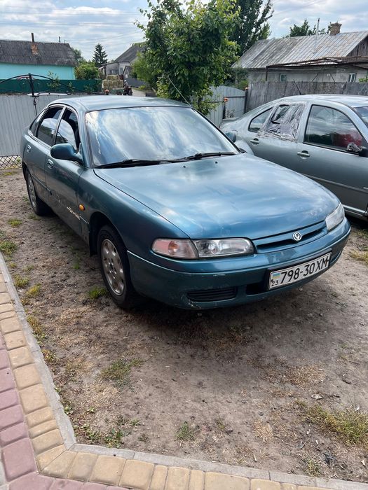 Автомобіль Мазда 626