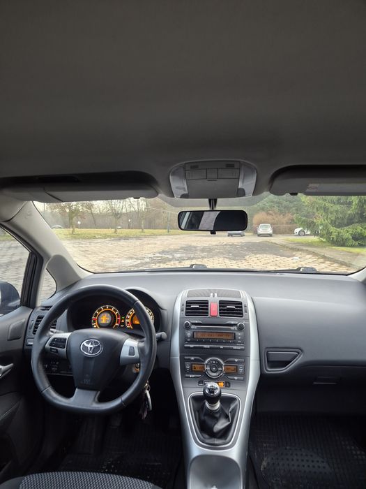 Toyota Auris 1.6 Benzyna Polift