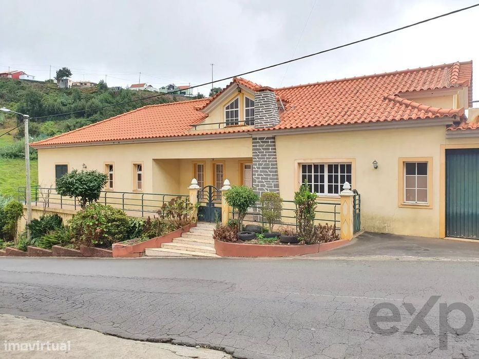 Casa Espaçosa + Armazém, Ponta do Sol - Madeira